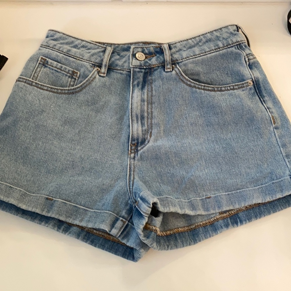 Nwot Size 26 pac sun mom shorts